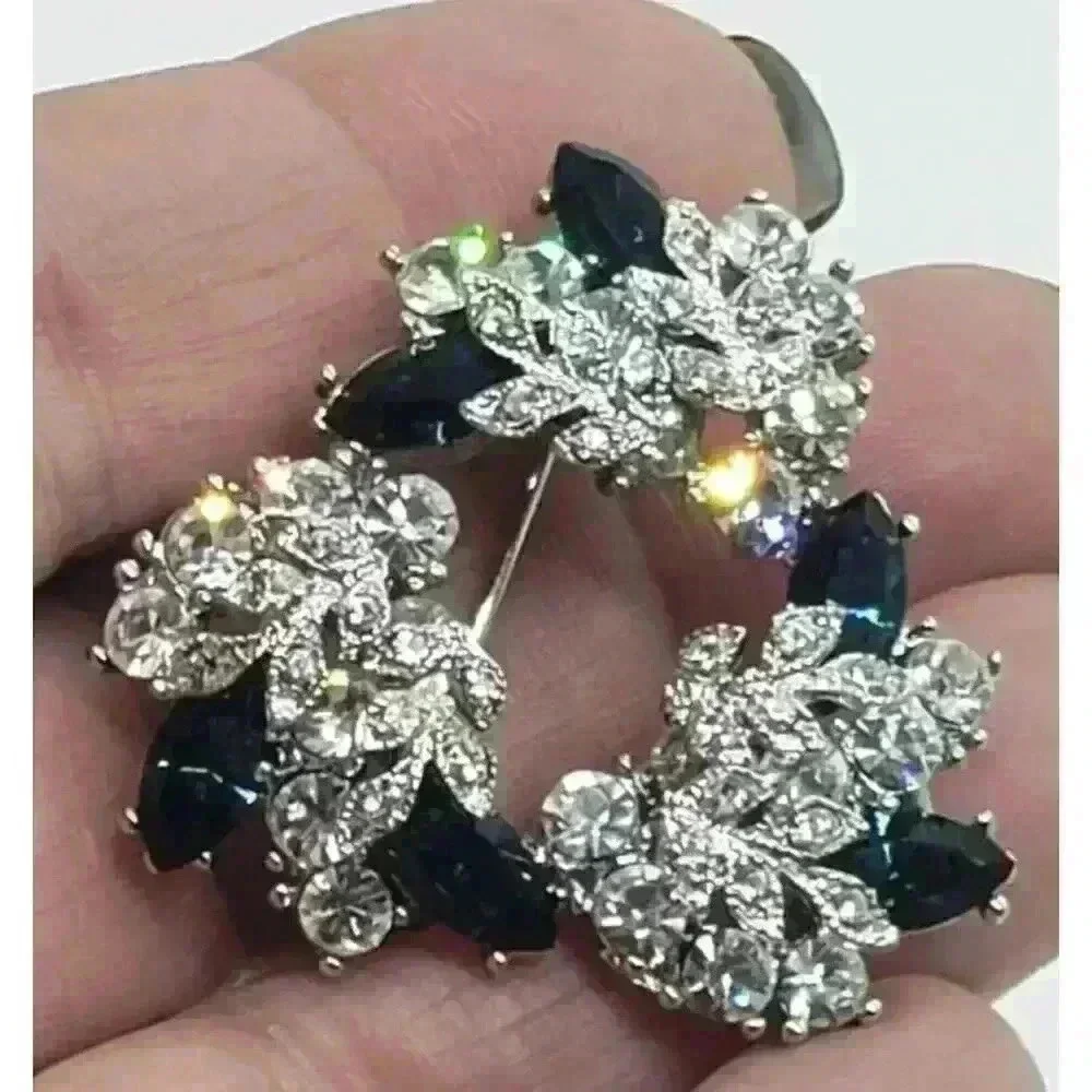 Vintage Brooch Blue And Clear Crystal Rhinestones Flower Leaves Wreath